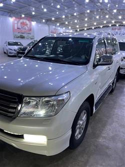 تۆیۆتا لاند کروزەر